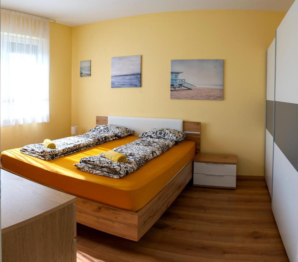 גיור Sunshine Apartman With Free Parking מראה חיצוני תמונה