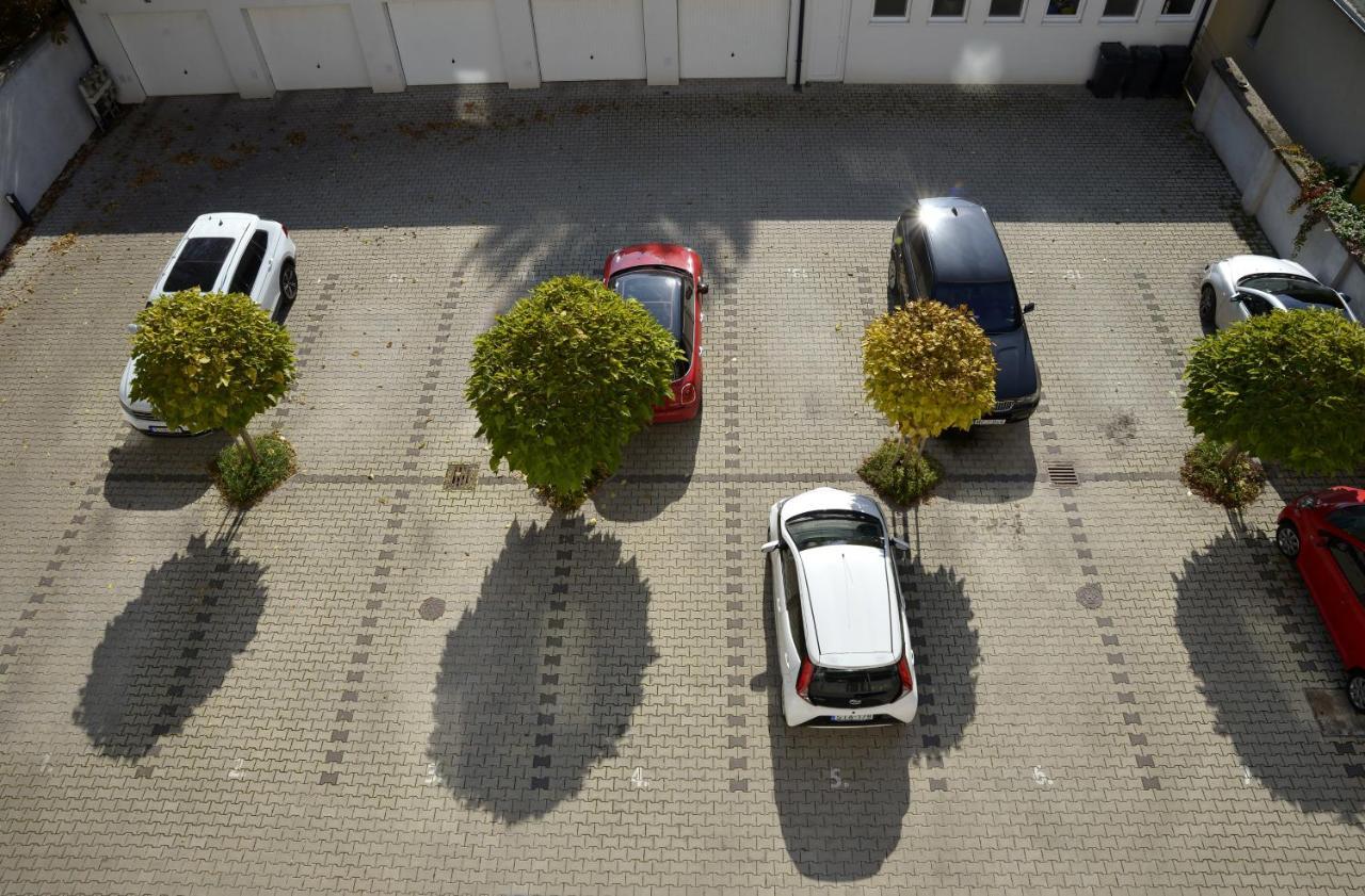 גיור Sunshine Apartman With Free Parking מראה חיצוני תמונה