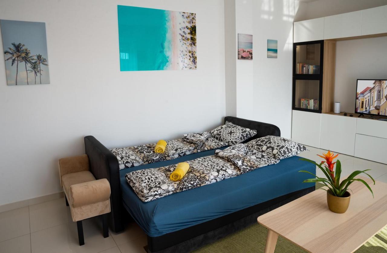 גיור Sunshine Apartman With Free Parking מראה חיצוני תמונה